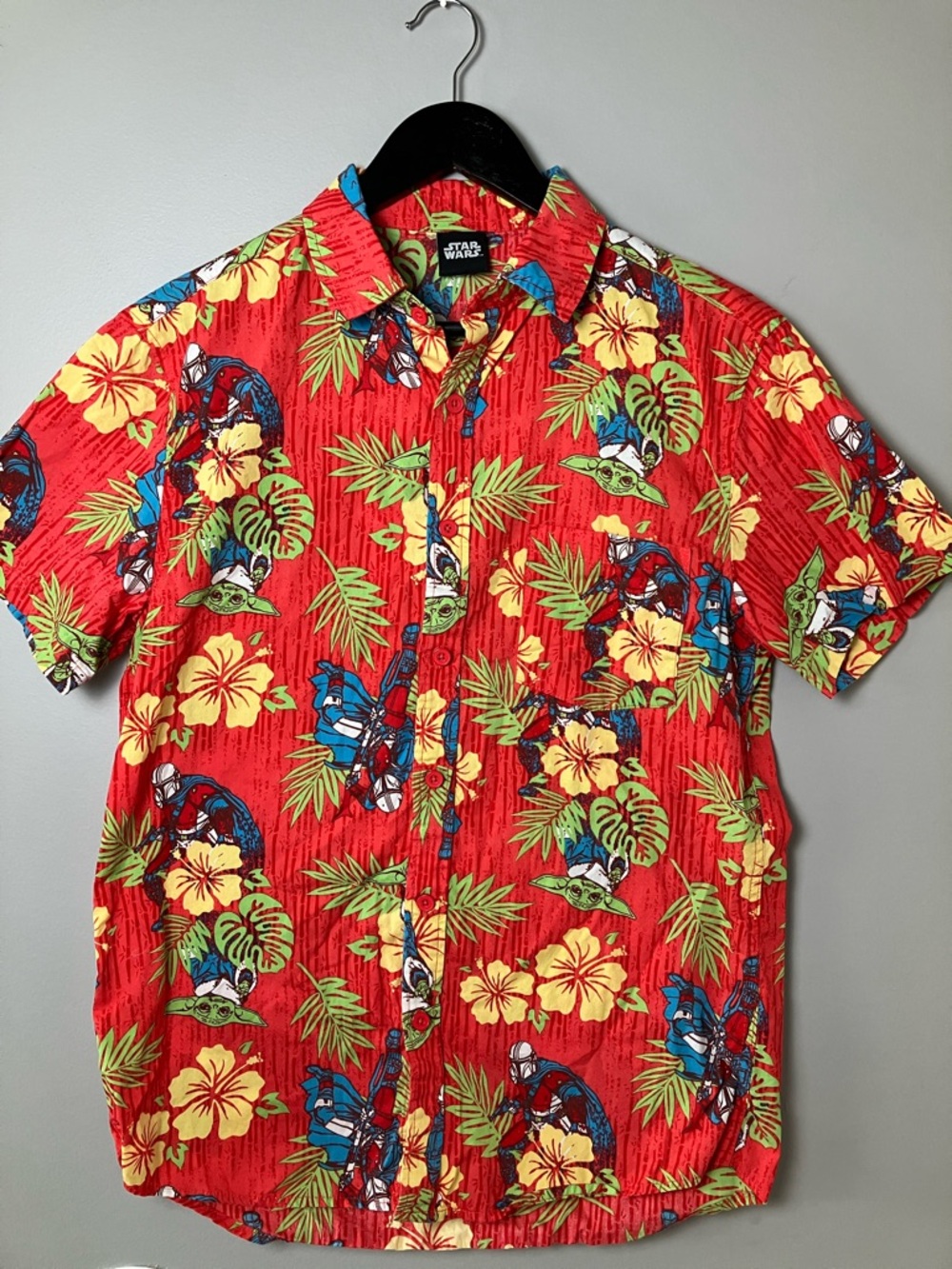 Star Wars Red Hawaiian Men's Button Down Shirt Size‎ Small